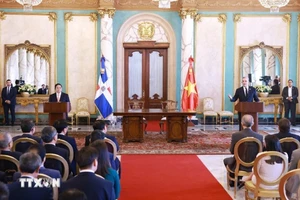 Thủ tướng Phạm Minh Chính và Tổng thống CH Dominica chủ trì họp báo chung