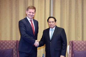 Hãng hàng không Ba Lan quan tâm việc nối lại đường bay thẳng đến Hà Nội