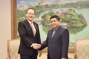 Phó Thủ tướng Nguyễn Chí Dũng tiếp Bộ trưởng thứ hai Bộ Công Thương Singapore Tan See Leng