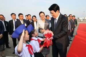 Chủ tịch nước về tới Hà Nội, kết thúc tốt đẹp chuyến thăm cấp Nhà nước tới Lào