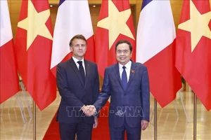 Chủ tịch Quốc hội Trần Thanh Mẫn hội kiến Tổng thống Pháp Emmanuel Macron