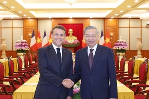 Tổng Bí thư Tô Lâm hội kiến Tổng thống Pháp