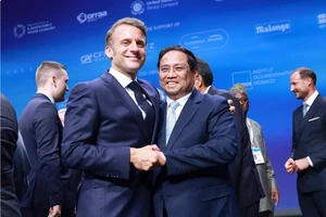Thủ tướng Phạm Minh Chính hội kiến Tổng thống Pháp Emmanuel Macron