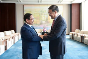 Thủ tướng Phạm Minh Chính hội kiến Bí thư Thành ủy Thượng Hải Trần Cát Ninh