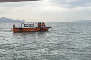 Thủ tướng Lào chia buồn với Việt Nam vụ lật thuyền du lịch tại Vịnh Hạ Long 