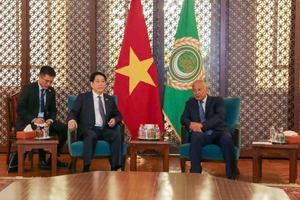 Chủ tịch nước Lương Cường gặp Tổng thư ký Liên đoàn Arab