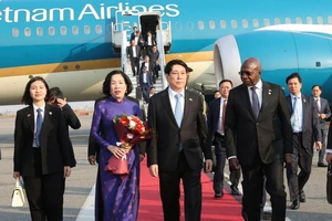 Chủ tịch nước Lương Cường bắt đầu chuyến thăm cấp Nhà nước Cộng hòa Angola