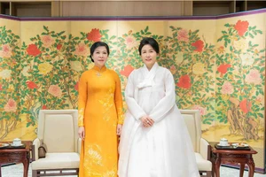 Phu nhân Tổng Bí thư và Phu nhân Tổng thống Hàn Quốc thưởng trà, tham quan Bảo tàng