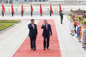 Lãnh đạo Việt Nam gửi điện mừng nhân kỷ niệm Quốc khánh Trung Quốc