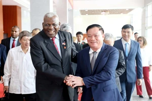 Chủ tịch Quốc hội Cuba thăm và làm việc tại tỉnh Hưng Yên