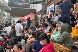 Giá vàng thế giới tăng mạnh sau phiên giảm sốc 