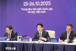 Chủ tịch nước Lương Cường kiểm tra buổi tổng duyệt Lễ mở ký Công ước Hà Nội