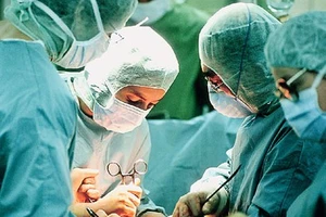 Ca nhiễm HIV lóc động mạch chủ đầu tiên tại Việt Nam