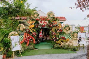 Chàng trai 'biến' ớt, tỏi, đậu đũa… thành cổng cưới vạn người mê