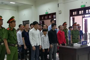 13 kẻ tham gia giết người, một bị đề nghị án chung thân