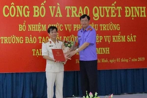 Một kiểm sát viên trung cấp được bổ nhiệm làm Hiệu phó