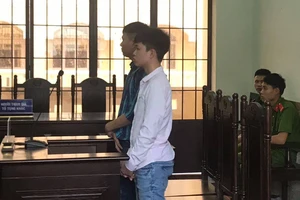 Chủ tiệm sửa xe lãnh 16 năm tù vì bán lẻ ma túy