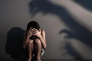 Cho tiền để 'yêu' rồi lấy lại, 2 thanh niên ngồi tù