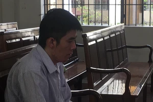 Ghen tuông vô cớ, chồng tưới xăng đốt vợ