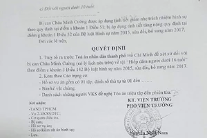 Cho bé gái xem phim đồi trụy rồi hiếp dâm