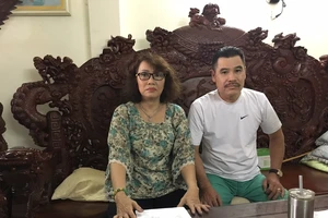 Chuyển hồ sơ vụ vợ chồng bị cấm xuất cảnh lên tòa TP.HCM 