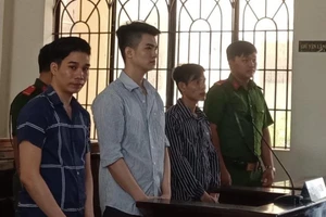 Ngồi tù vì thuê taxi đi bán ma túy 