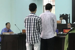 Cướp điện thoại 10 triệu, hai thanh niên trả giá bốn năm tù