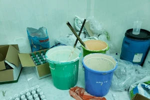 Truy tố nhóm làm giả thuốc bảo vệ thực vật