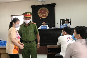 Vụ cô gái bị đánh sảy thai: Lời khai mâu thuẫn của ba bị cáo