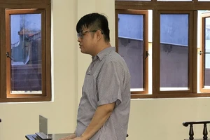 Nghịch tử đâm chết cha ruột chỉ bị 10 năm tù