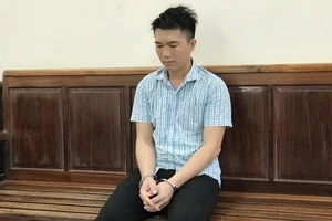 Sơ sểnh một chút, con gái bị yêu râu xanh hãm hại