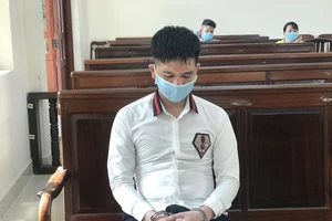 Lừa người quen 2,7 tỉ đồng để đánh bạc