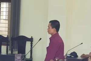 Đã được can ngăn nhưng vẫn cầm dao đi gây án