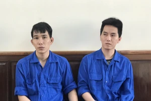 Cả người mua và bán hàng cấm đều lãnh án