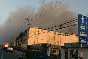 Diễn biến mới vụ cháy ở Cần Thơ: Lửa đang bùng trở lại