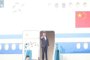 Chủ tịch Trung Quốc Tập Cận Bình rời Hà Nội 