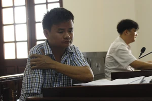 Vụ đòi đền cánh tay: Chuyển hồ sơ lên tòa cấp trên