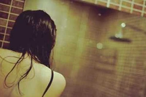 Học sinh lớp 12 tống tiền cô giáo bằng clip 'nóng' và trách nhiệm hình sự