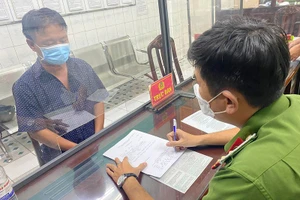 'Làm luật' thu phí đỗ xe ô tô quanh BV Đại học Y dược: Dấu hiệu hình sự rất rõ