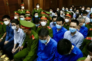 Xử 2 cựu giám đốc Sở Y tế Cần Thơ: Xung đột quyền lợi, nhiều luật sư xin không bào chữa 