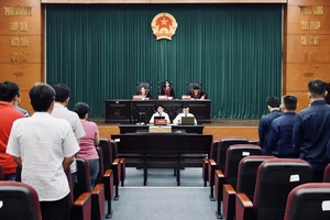 Hai 'ông trùm' vụ buôn lậu 200 triệu lít xăng được giảm án