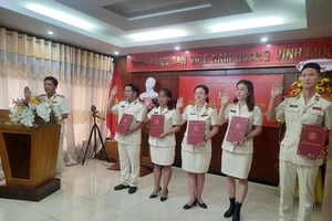 VKSND Cấp cao tại TP.HCM có thêm 10 kiểm sát viên, kiểm tra viên các ngạch