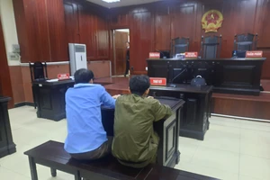 Cựu kiểm sát viên được HĐXX cho hưởng án treo tội giả mạo công tác