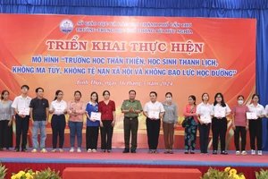 Giám đốc Công an TP Cần Thơ ký kết với Sở Giáo dục triển khai mô hình chống bạo lực học đường