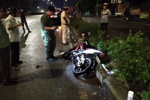 Tông vào xe container đang đậu ở Bình Dương, 1 người tử vong