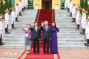 Tổng Bí thư, Chủ tịch nước Lào kết thúc tốt đẹp chuyến thăm Việt Nam