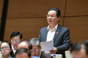 Thà để người bệnh chen chúc còn hơn đi vay vốn xây dựng rồi bệnh nhân phải trả