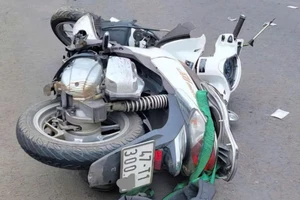 Va chạm với xe tải, 2 nữ sinh viên thương vong