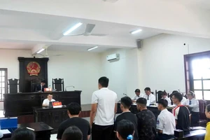 TP.HCM: Tòa án đầu tiên áp dụng biện pháp xử lý chuyển hướng, cho 3 bị can xin lỗi bị hại tại tòa