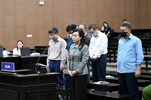 Cựu Bộ trưởng Y tế Nguyễn Thị Kim Tiến đã có mặt tại tòa
